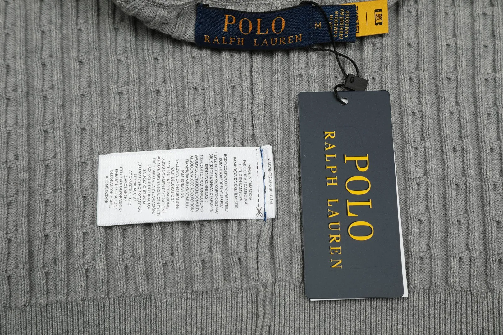 🅿️210 "Top quality" Style number: DS005# (not off the shelves all year round) [Ralph Lauren round neck solid color pony embroidered logo knitted cardigan long sleeves] ✅Ralph Lauren classic basic versatile twist knitted cardigan long sleeves ✅Main supplier platform live broadcast Wholesale entities Replenish when out of stock Not off the shelves ✅ZP quality 1:1 version Scan the code to enter the GF website Counter quality ✅Details and quality are the only one in Guangzhou. Imported quality cotton yarn, focusing on high-end, cost-effective, good quality needless to say. ✅The same style as Zhao Lusi is really amazing, so sweet, so beautiful. This cardigan is really good-looking. Rose red and white label Big red and blue label
